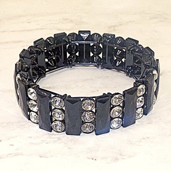 Black glass and clear crystal stretch bracelet w/ rows of rectangle glass beads - Picture 2 of 7